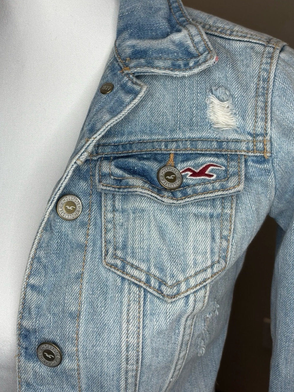 Hollister XS Cropped Distressed Denim Jacket Light Wash Y2K 100% Cotton - Picture 4 of 8